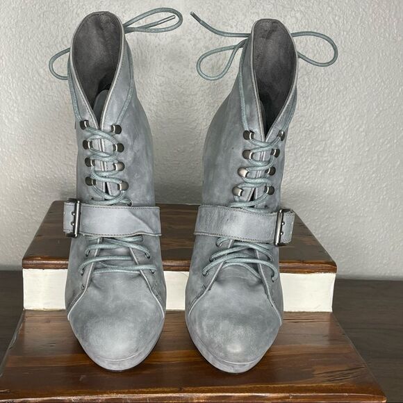 Seychelles Women's Gray Under Construction Lace Up Ankle Boot Size 6.5 - Picture 3 of 14